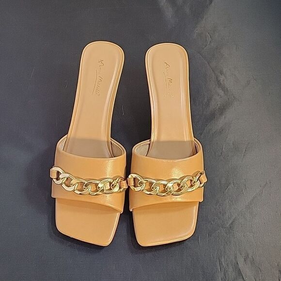 NEW ANNE MICHELLE GOLD CHAIN LINKING SQUARE TOE SANDAL - Picture 2 of 15